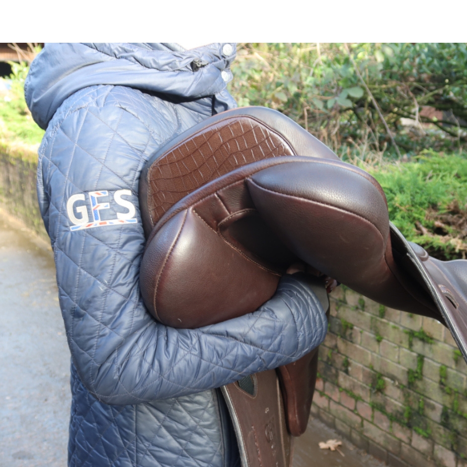 A-Rider-s-Guide-to-Choosing-the-Right-Saddle